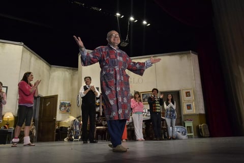 Eduardo Manzano fue ovacionado al final de la obra.