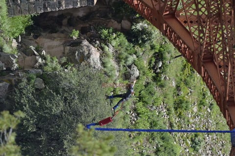 El lugar tienen bastante demanda, por lo que se recomienda hacer la reservaci&oacute;n con los diferentes operadores tur&iacute;sticos que hay en la ciudad, o contactarse con la Secretar&iacute;a de Turismo del Estado.