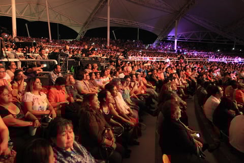 Hombres y mujeres, decididos a disfrutar del tan esperado concierto, corearon de principio a fin canciones como &lsquo;Imposible se me hace olvidarte&rsquo;; &lsquo;Fallaste coraz&oacute;n&rsquo; y &ldquo;Pa&acute;todo el a&ntilde;o&rsquo;.