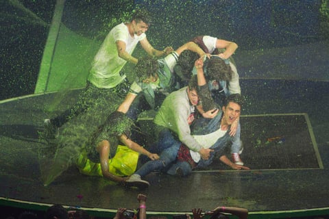 Los chicos de CD9 quedaron ba&ntilde;ados de "slime".