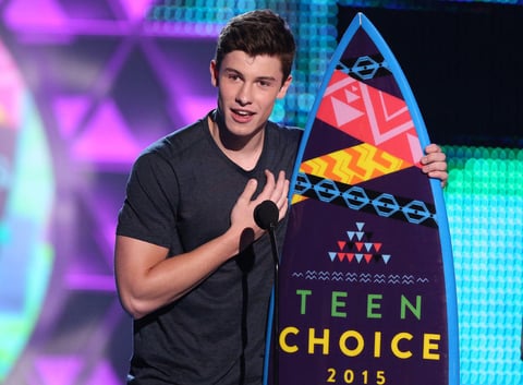 El galard&oacute;n de Estrella web de m&uacute;sica se lo llev&oacute; Shawn Mendes.