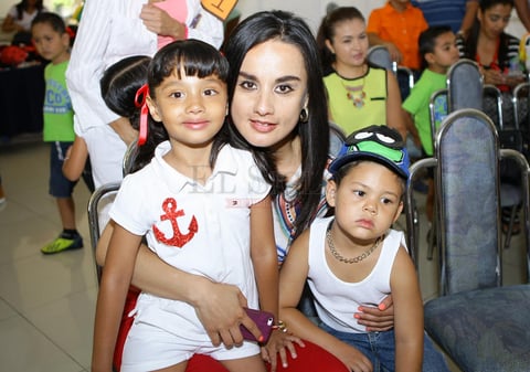 Marcela, Ruth y Aurelio.