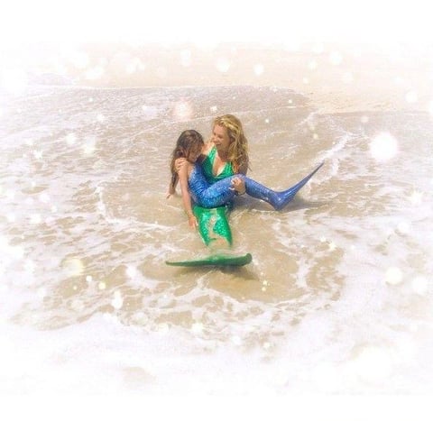 La cantante y actriz mexicana comparti&oacute; varias fotograf&iacute;as en Instagram donde luce feliz con su hija.