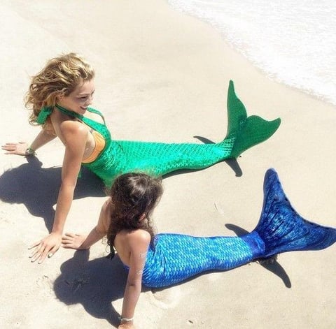 Thal&iacute;a cumpli&oacute; el sue&ntilde;o de su peque&ntilde;a hija y ambas se transformaron en sirenas.