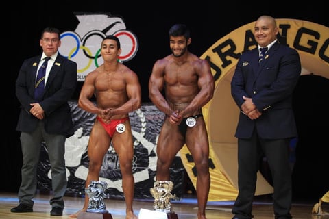 El Auditorio del Pueblo se visti&oacute; de gala al recibir el campeonato Estatal de Mr. Durango.
