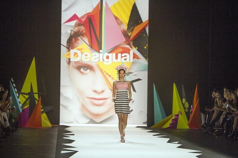 El evento, que ser&aacute; retransmitido adem&aacute;s en directo en seis lugares de Manhattan, tendr&aacute; como tema la "celebraci&oacute;n del amor", impulsado por el director art&iacute;stico Riccardo Tisci, que festeja diez a&ntilde;os al frente de las colecciones de mujer y hombre y accesorios del hogar.