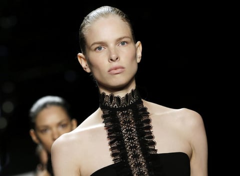 Entre los dise&ntilde;adores m&aacute;s renombrados presentes est&aacute;n Alexander Wang, Jason Wu, Marc Jacobs, Tommy Hilfiger, Ralph Lauren, Calvin Klein, Diane Von Furstenberg, Vera Wang, Victoria Beckham, Carolina Herrera y BCBG Max Azria.