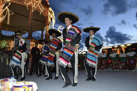 Para esta tarde se tiene programado el tradicional desfile &lsquo;El m&aacute;s mexicano de los mexicanos&rsquo; que a las 18:00 horas partir&aacute; de Heroico Colegio Militar,