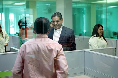 Instalaciones modernas, funcionales y dignas para los trabajadores, as&iacute; lo manifest&oacute; Herrera Caldera y la se&ntilde;ora &Aacute;lvarez del Castillo.