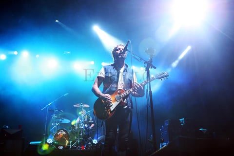 Las bandas reunieron a miles de seguidores en la Plaza IV Centenario.