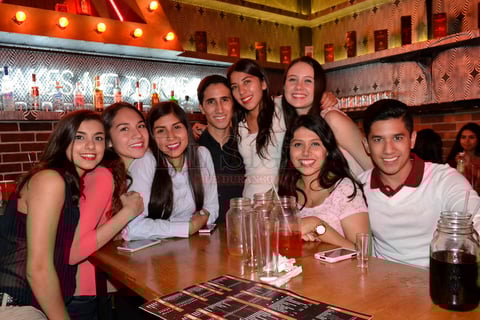 Aneth, Karen, Sofy, Erick, Varenka, Bernarcio, Adriana y Diana.