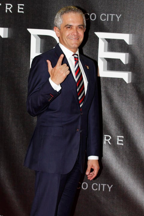 El jefe de gobierno del Distrito Federal, Miguel &Aacute;ngel Mancera, no se perdi&oacute; el estreno de Spectre, despu&eacute;s de haberse reunido con el elenco en un hotel de la capital.