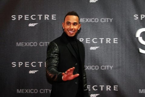 Aprovechando su visita al pa&iacute;s por el Gran Premio de M&eacute;xico, el corredor brit&aacute;nico Lewis Hamilton acudi&oacute; al evento.