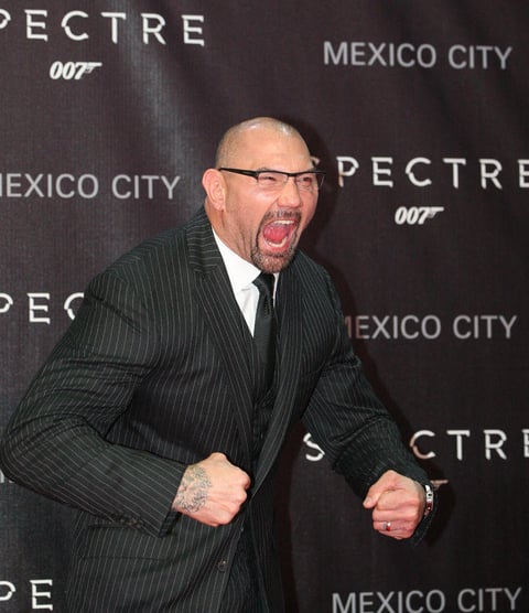 El actor estadounidense Dave Bautista pos&oacute; divertido ante los fot&oacute;grafos mexicanos.