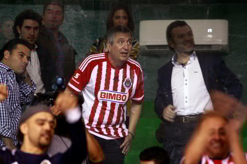 Al final, el equipo agradeci&oacute; con una oraci&oacute;n y el due&ntilde;o, Jorge Vergara, estuvo en el c&eacute;sped para el festejo en suelo guanajuatense.