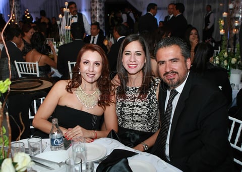 Ximena, nueva reina del Club Campestre de Durango