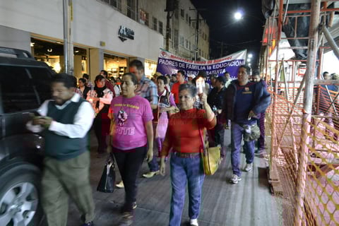La marcha fue vespertina para no afectar las clases.