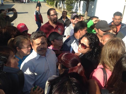 Maestros en Durango toman algunas sedes donde se realizarían las evaluaciones magisteriales a manera de protesta.