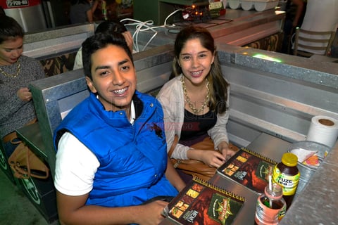 Adrián y Fernanda.