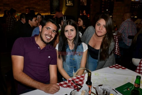 Raúl, Beatriz y Adriana.