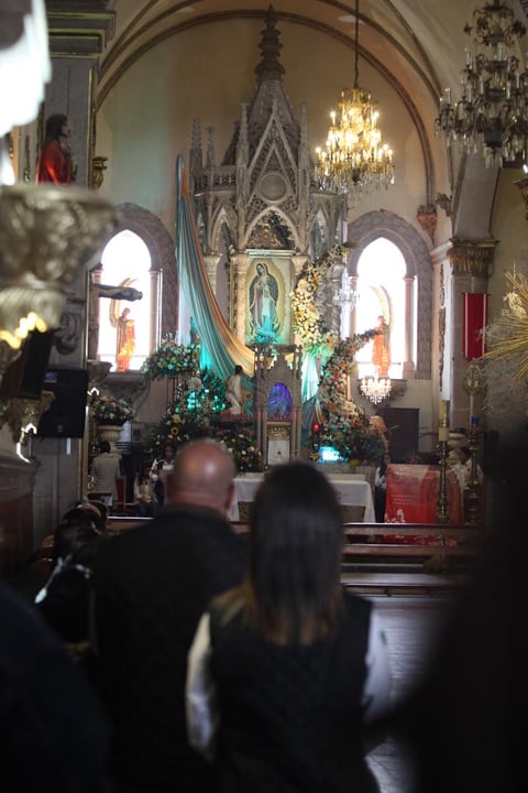 La fiesta en honor de la Virgen de Guadalupe es parte de la cultura del mexicano.