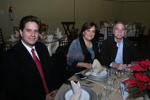 Amigos durante la posada.