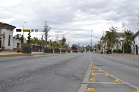 La ciudad estaba m&aacute;s vac&iacute;a que nunca: en algunas c&eacute;ntricas calles, ten&iacute;an que esperarse varios minutos para encontrarse un veh&iacute;culo.