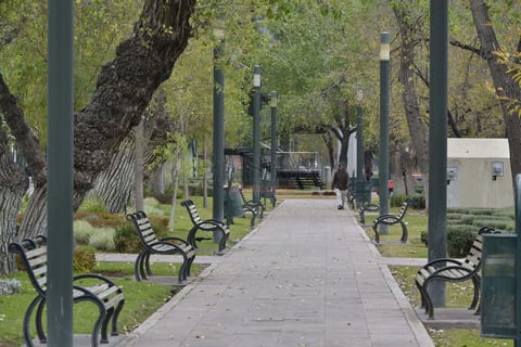 Se espera que hoy se reanuden las actividades, aunque de manera parcial, toda vez que muchos duranguenses extender&aacute;n el festejo a manera de puente.