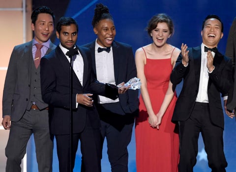 En cuanto a las ternas de televisi&oacute;n, Master of None, una producci&oacute;n de la plataforma digital Netflix se coron&oacute; como la Mejor Serie de Comedia.