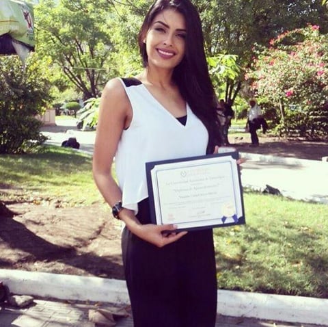 Cristal Silva es una destacada estudiante que recibi&oacute; reconocimientos por su alto nivel acad&eacute;mico en la Universidad Aut&oacute;noma de Tamaulipas (UAT).