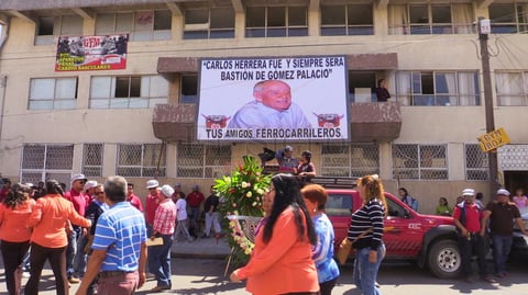 En las calles se expresaron muestras de cari&ntilde;o a Carlos Herrera.