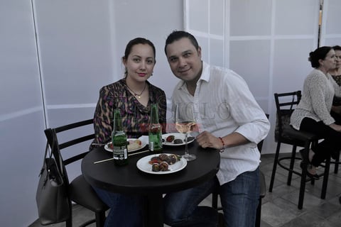 Cinthia y Adán Herrera.