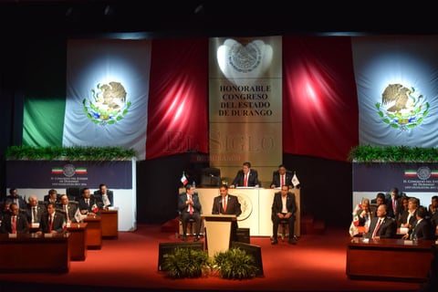 El gobernador del estado de Durango, Jorge Herrera Caldera, present&oacute; su &uacute;ltimo informe de gobierno.