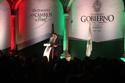 "Los hechos hablan y los cambios se viven", enfatizó Herrera Caldera quien expresó su gratitud a los ciudadanos duranguenses, a los sectores productivos y en especial a su esposa Tere Álvarez del Castillo, por el apoyo, la confianza y la oportunidad de servir en estos casi seis años de gobierno.