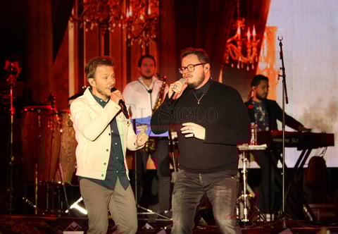 A las 20:30 horas subieron al escenario para cantar &lsquo;Una &uacute;ltima vez&rsquo;, tema que da nombre al nuevo disco y a la gira del adi&oacute;s.