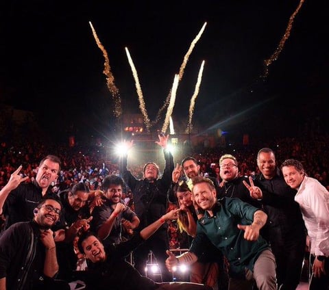 A través de su cuenta de Twitter los cantantes compartieron una imagen con la siguiente leyenda: 'Durango hermoso..!!!  Qué manera de vibrar tanto cariño que nos dieron #UnaUltimaVezTour #SinBanderaRegresa'.