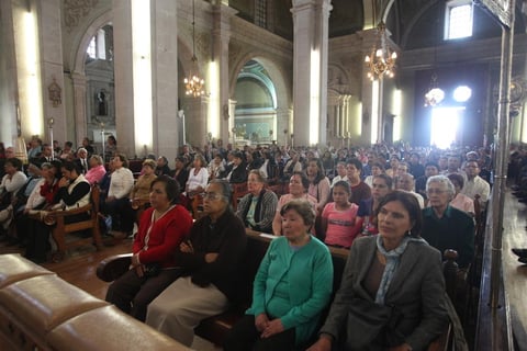 Como cada año, se llevó a cabo el ritual a través del cual se busca fortalecer la unidad entre los sacerdotes y su obispo.