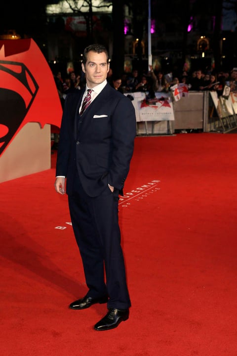 Cavill le da vida a Superman por segunda vez.