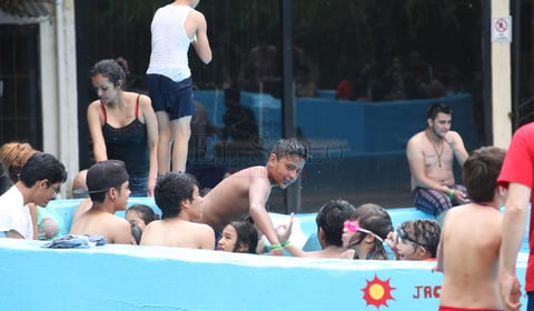 Peque&ntilde;os y grandes se divierten por igual.