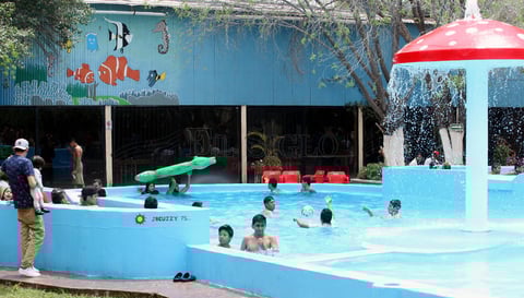 Miles aprovecharon las vacaciones para disfrutar en familia.