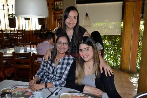 Liliana,Yamayna y Liliana Reveles.