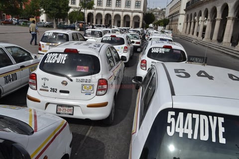 Hubo reuniones con las autoridades en las que se les ofreci&oacute; apoyo de medicinas para los choferes, adem&aacute;s de atenci&oacute;n m&eacute;dica y Seguro Social.