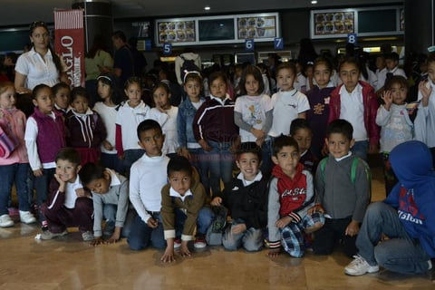 Con palomitas y bebidas de cortesía, los niños gozaron la proyección de la cinta animada en el complejo de Cinépolis en el fraccionamiento Jardines de Durango.