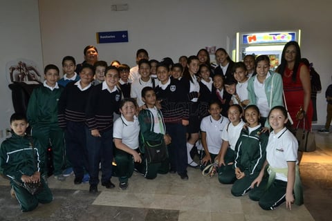Con palomitas y bebidas de cortesía, los niños gozaron la proyección de la cinta animada en el complejo de Cinépolis en el fraccionamiento Jardines de Durango.