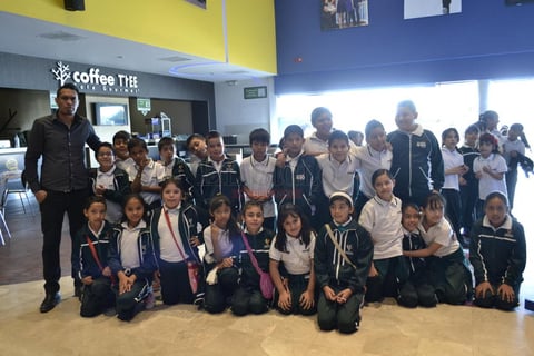 Los pequeños, al lado de los 'Cinepolitos', disfrutaron de un día inolvidable, ya que para muchos representó su primera visita al cine.