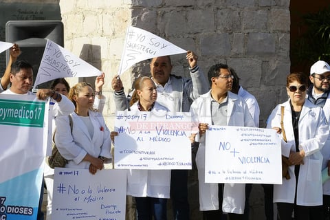 En varias entidades del pa&iacute;s, un grupo de m&eacute;dicos alz&oacute; la voz en Durango ya que la violencia no ha cesado, afectando principalmente a estados como Guerrero, Veracruz, Sinaloa y Culiac&aacute;n.