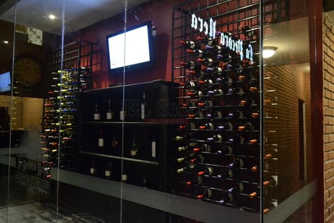 El más extenso surtido de vinos nacionales e internacionales.