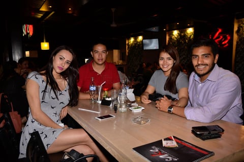 Disfrutando de una rica cena