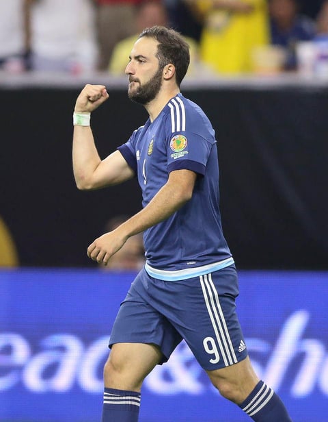 Vence Argentina a EU y es el primer finalista