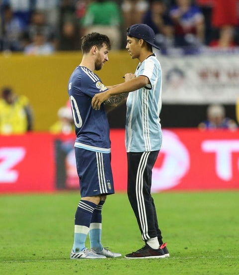 Vence Argentina a EU y es el primer finalista